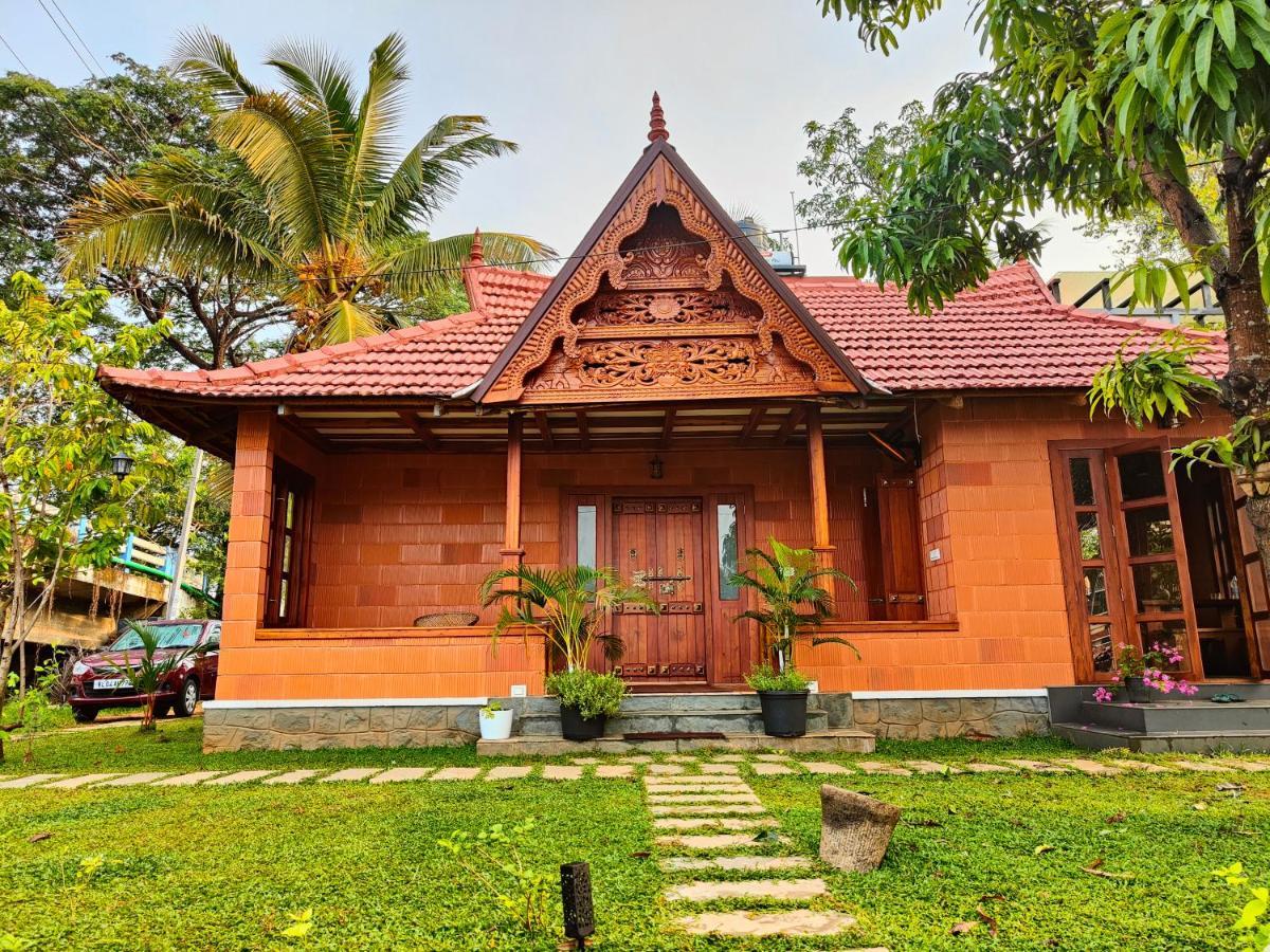 Little Chembaka Pension Kumarakom Buitenkant foto