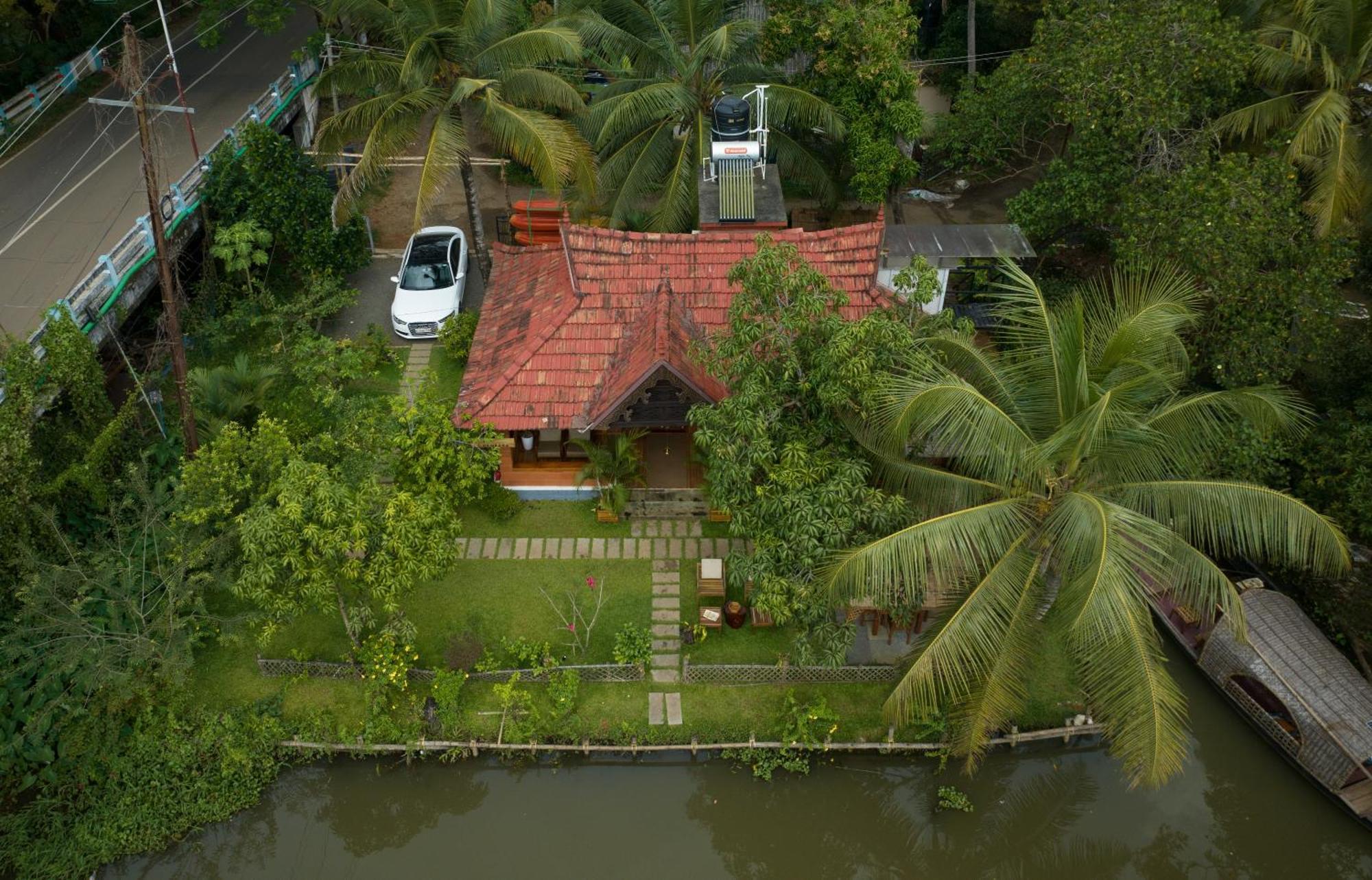 Little Chembaka Pension Kumarakom Buitenkant foto